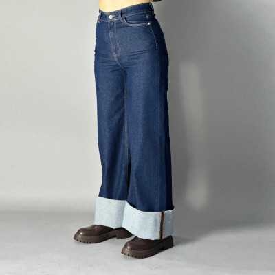 Large revert pivoine