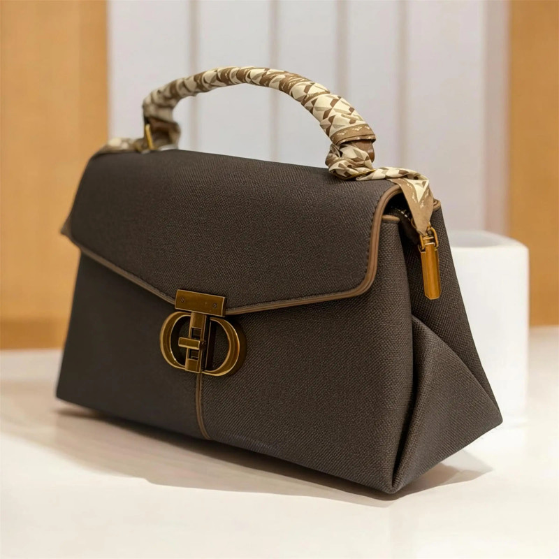 Sac à main avec foulard